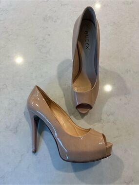 Guess Nude Patent Peep-Toe Stiletto Heels Sz 9
